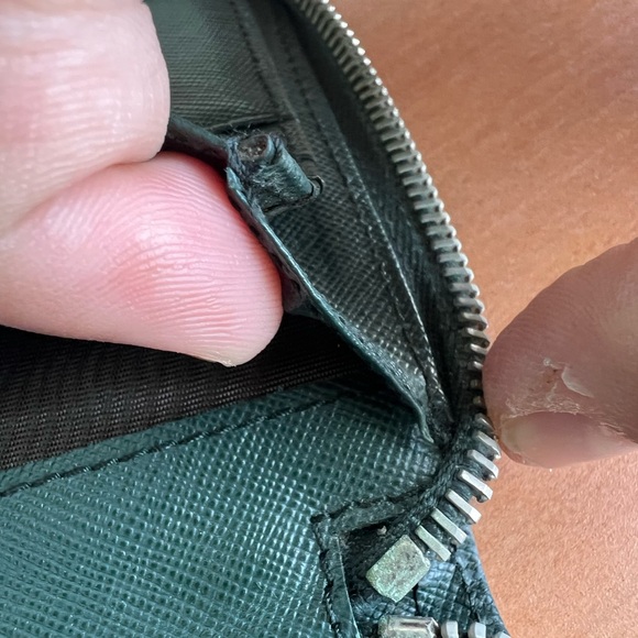 PRADA Studded long wallet - Picture 9 of 16